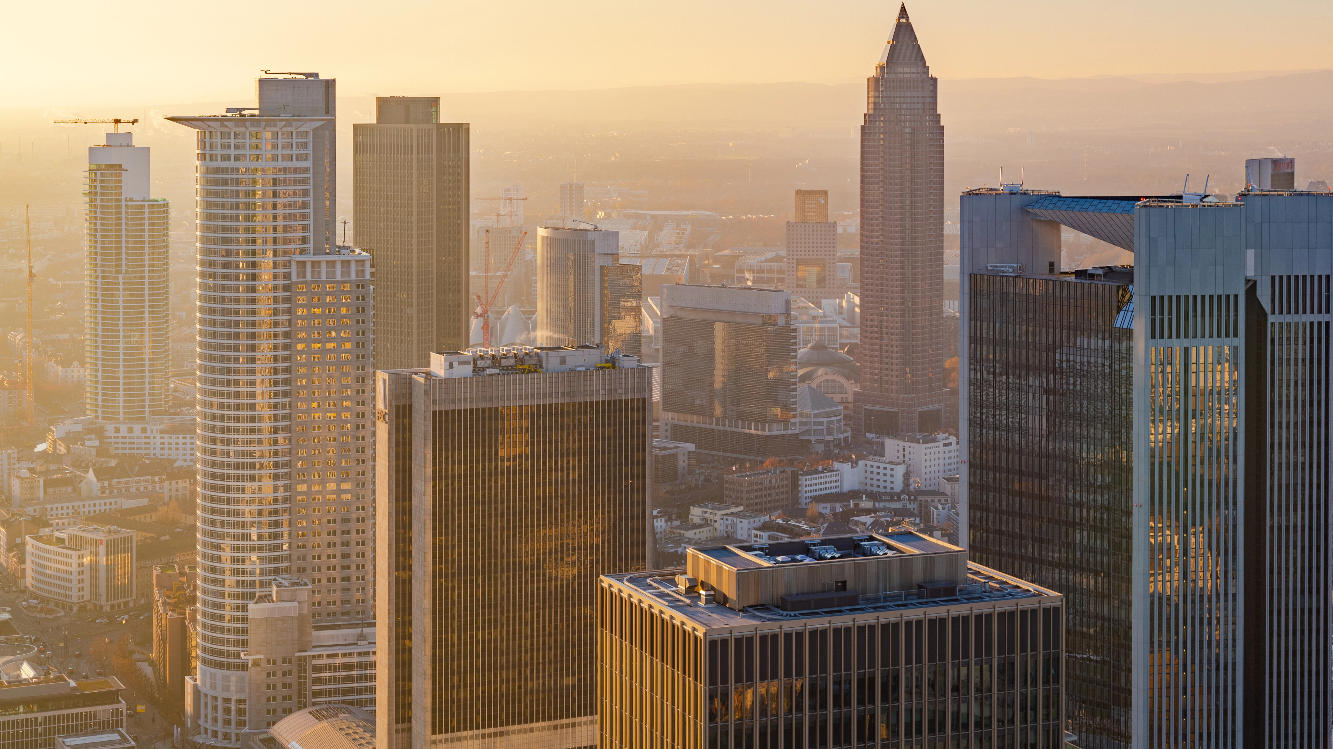 ESG Analyst &ndash; Real Estate (m|f|x) Hero Image