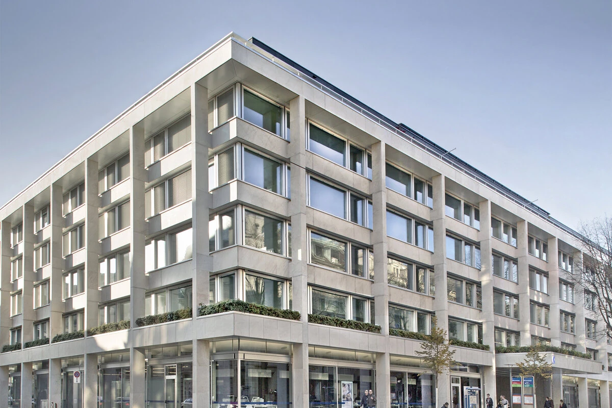 Finanzplaner (m|f|x) Hero Image